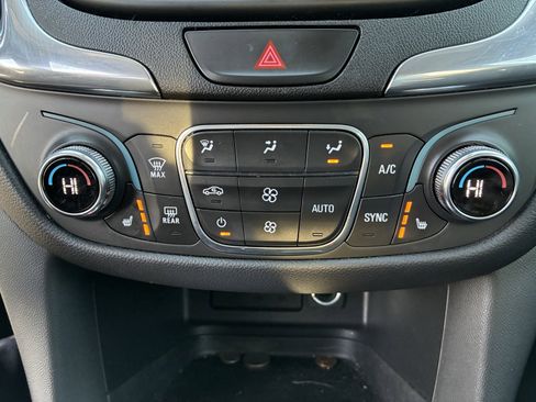 Used 2020 Chevrolet Equinox LT image 8