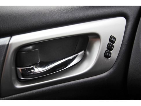 Used 2020 Nissan Pathfinder SL FWD image 22