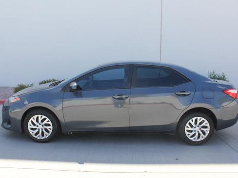 Used 2017 Toyota Corolla LE w/ Carpet Mat Package (TMS) FWD image 8