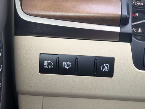 Used 2019 Lexus LX 570 4WD w/ Luxury Package image 28