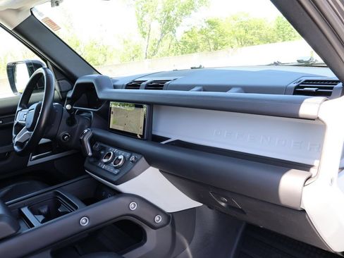 Used 2024 Land Rover Defender 110 S AWD/4WD image 9