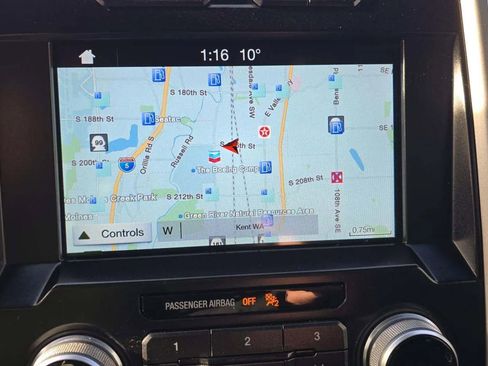 Used 2016 Ford F150 Lariat w/ Equipment Group 501A Mid image 9