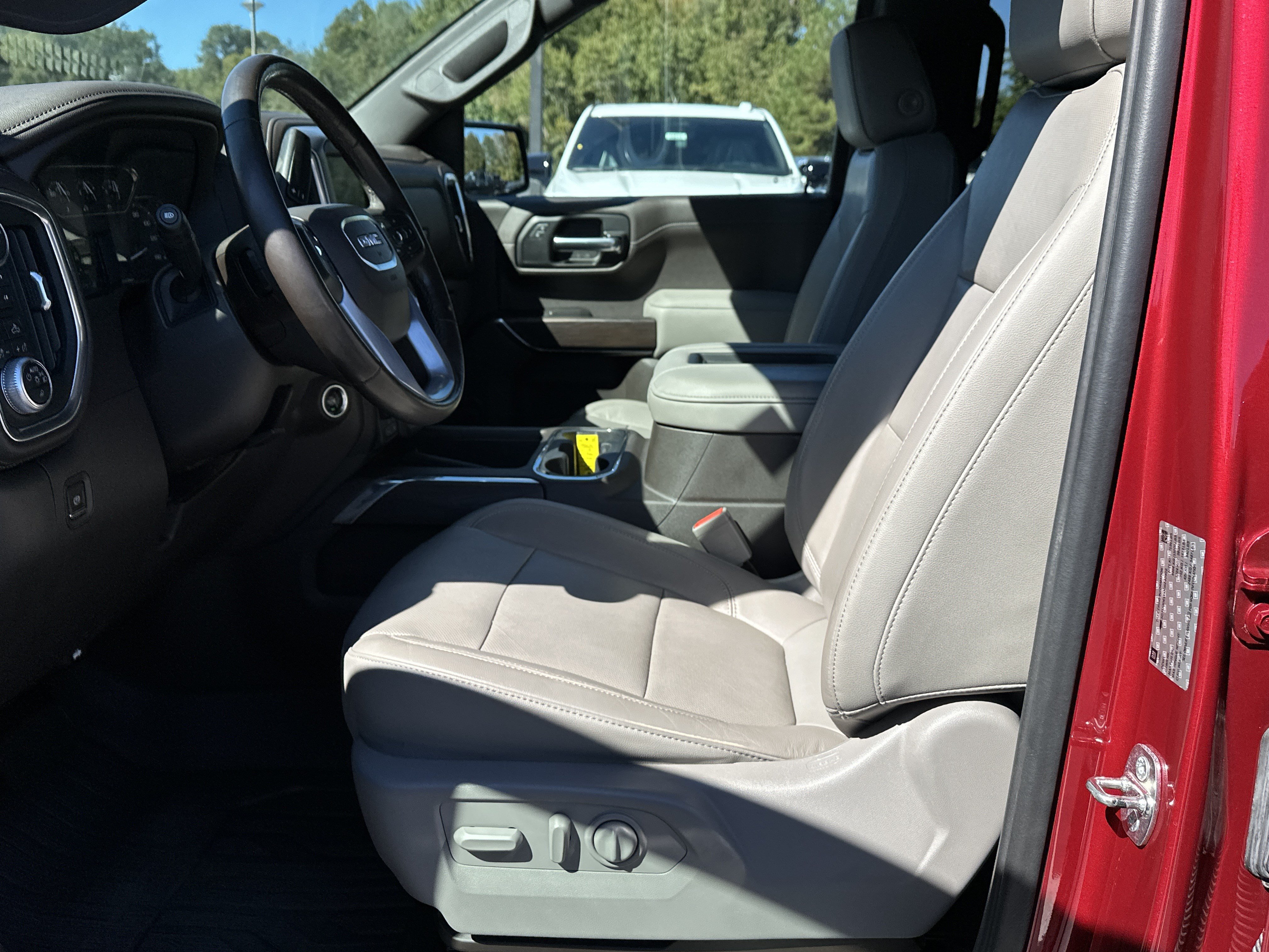 Used 2019 GMC Sierra 1500 SLT w/ SLT Premium Plus Package AWD/4WD image 9