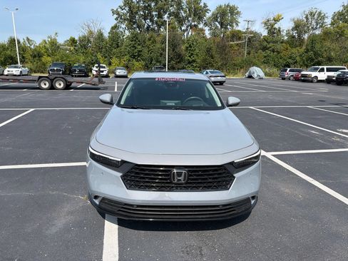 Used 2024 Honda Accord Touring image 9