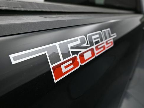 Used 2021 Chevrolet Silverado 1500 LT Trail Boss w/ Bed Protection Package AWD/4WD image 11