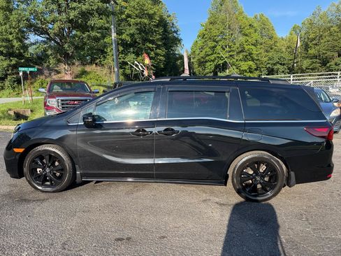 Used 2023 Honda Odyssey Sport image 4