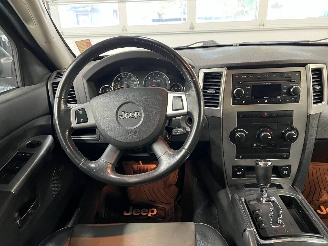Used 2009 Jeep Grand Cherokee Laredo AWD/4WD image 8