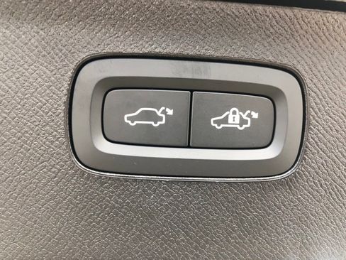 New 2026 Volvo XC90 B6 Ultra w/ Protection Package Premier image 41