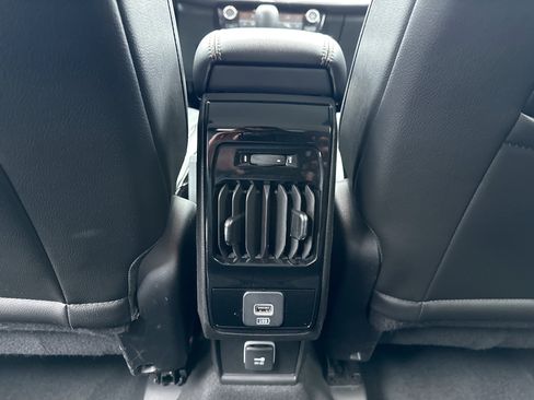 Used 2022 Jeep Compass Limited AWD/4WD image 18