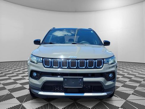 Used 2023 Jeep Compass Limited AWD/4WD image 2