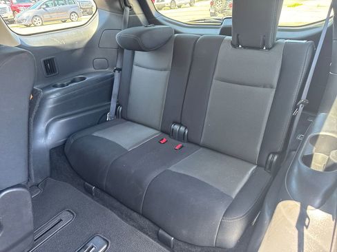 Used 2017 Nissan Pathfinder SV FWD image 36
