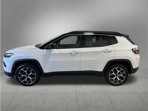 Used 2024 Jeep Compass Limited AWD/4WD image 2
