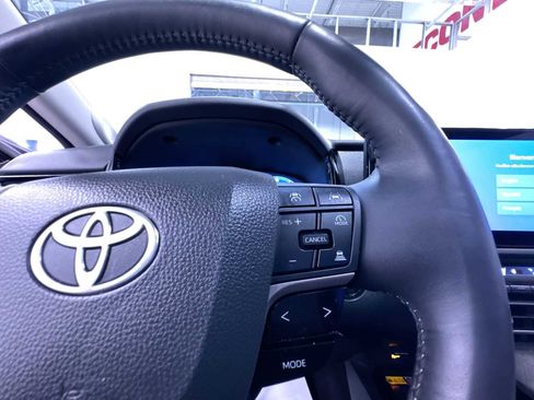 Used 2025 Toyota Camry XLE image 21