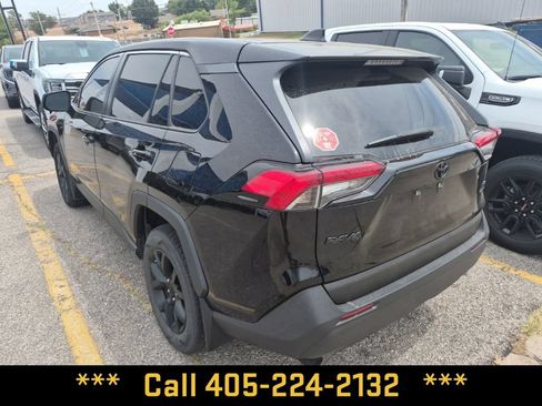 Used 2023 Toyota RAV4 LE AWD/4WD image 11