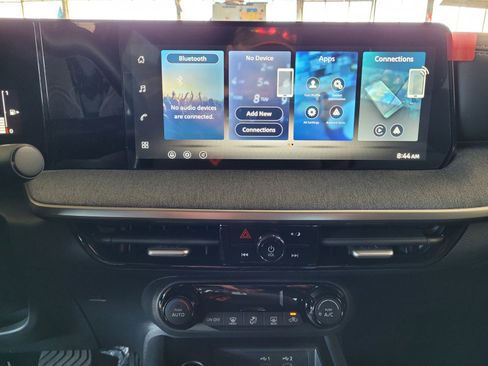 New 2026 Nissan Kicks SV image 10