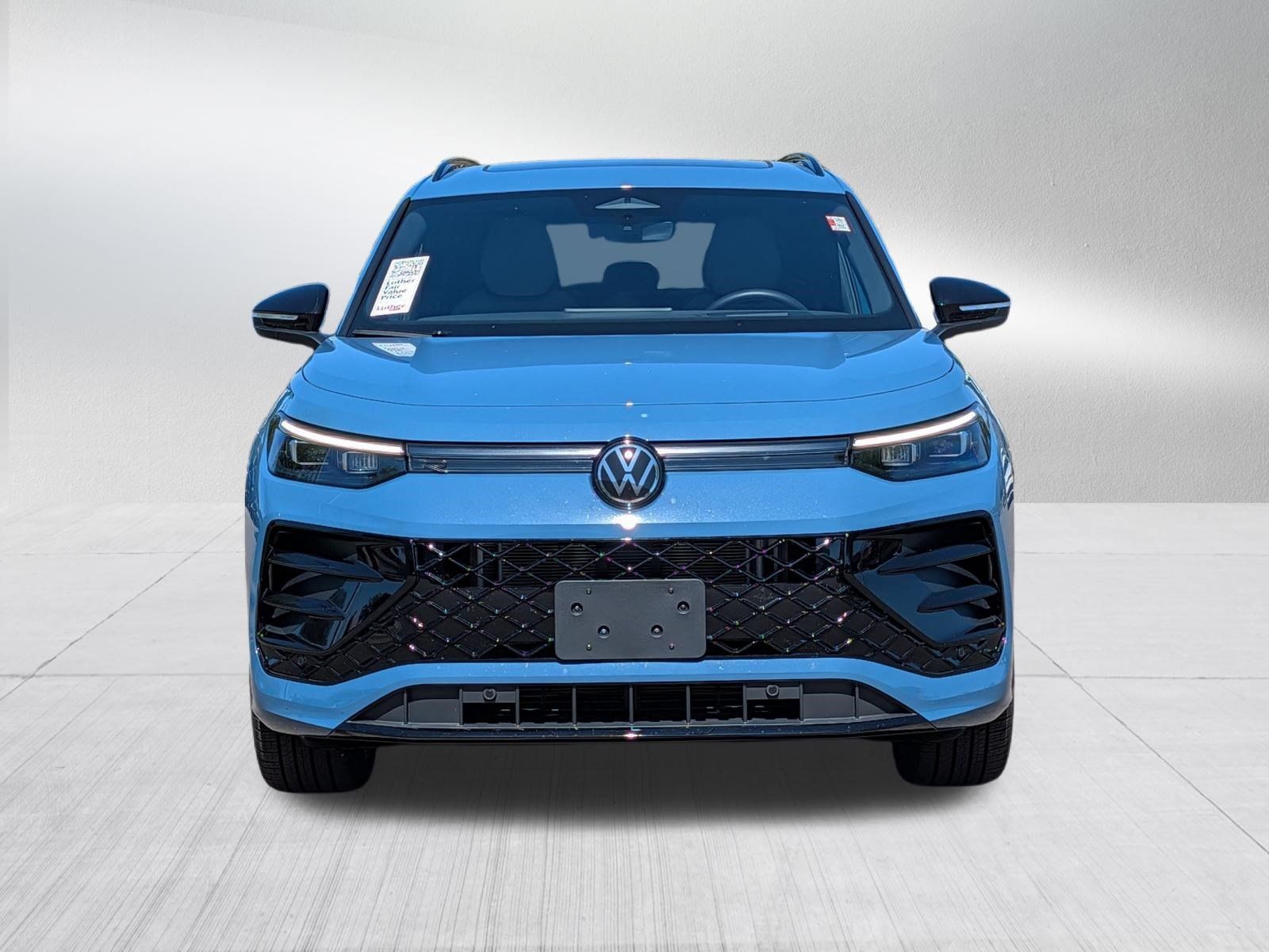 Certified 2026 Volkswagen Tiguan SE R-Line AWD/4WD image 2