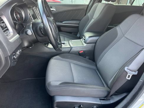 Used 2022 Dodge Charger SXT RWD image 10
