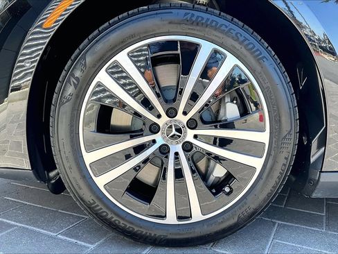 Used 2023 Mercedes-Benz EQE 500 4MATIC Sedan image 9