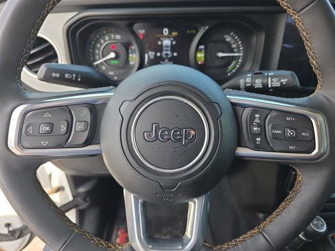 Used 2024 Jeep Wrangler Unlimited Sahara image 29