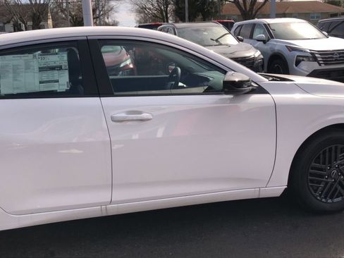 New 2026 Nissan Sentra SV w/ SV Convenience Package FWD image 9