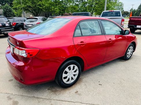 Used 2011 Toyota Corolla LE FWD image 3