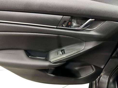 Used 2020 Honda Accord EX image 39