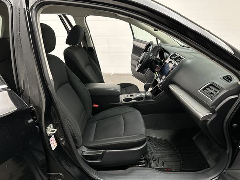 Used 2019 Subaru Outback 2.5i Premium image 21