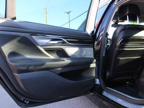 Used 2016 BMW 750i image 6