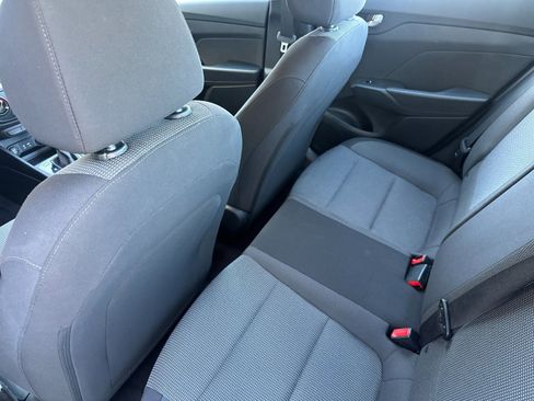 Used 2021 Hyundai Accent SE image 12