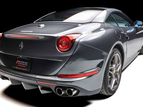 Used 2016 Ferrari California T image 37