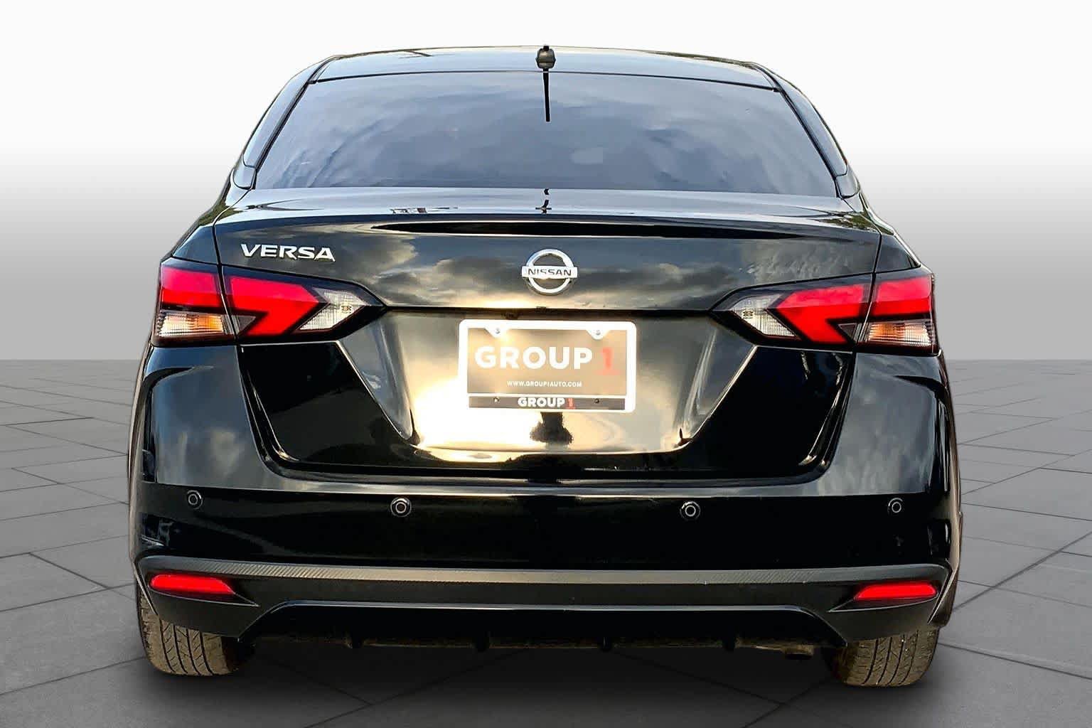 Used 2020 Nissan Versa S FWD image 5