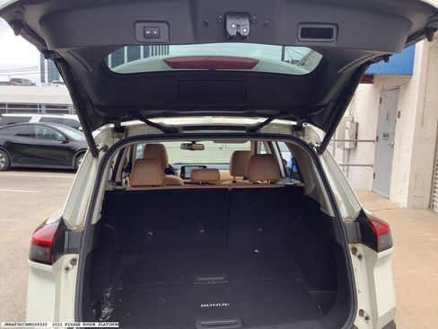 Used 2021 Nissan Rogue Platinum image 13
