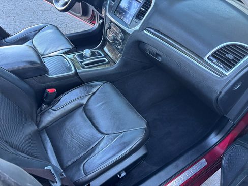 Used 2019 Chrysler 300 Limited image 26