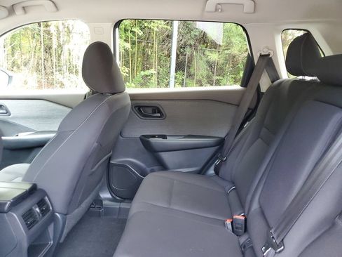 Used 2023 Nissan Rogue S FWD image 13
