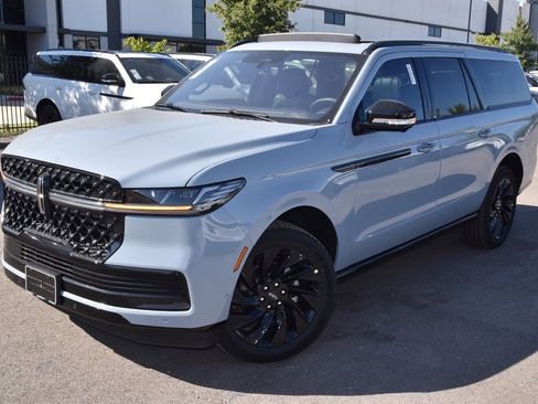 New 2025 Lincoln Navigator L Reserve w/ Jet Appearance Package image 12