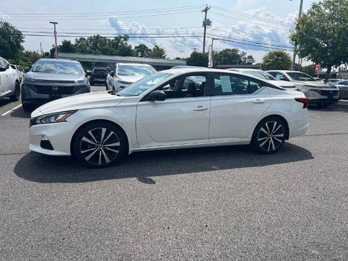 Certified 2022 Nissan Altima 2.5 SR FWD image 8