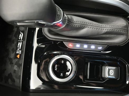 Used 2024 Chevrolet Colorado LT w/ LT Convenience Package III image 14