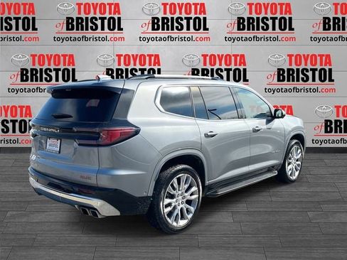 Used 2025 GMC Acadia Denali w/ Super Cruise Package image 3