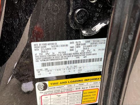 Used 2025 Ford Expedition Max Platinum image 3