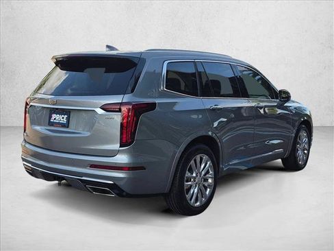 Used 2023 Cadillac XT6 Premium Luxury FWD image 5