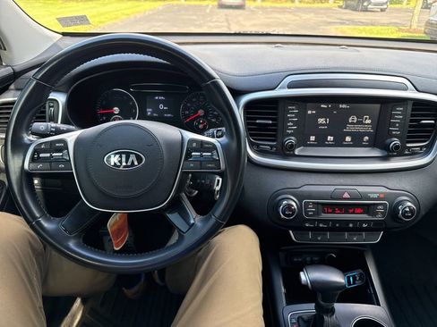 Used 2020 Kia Sorento LX w/ LX I4 Convenience Package AWD/4WD image 8