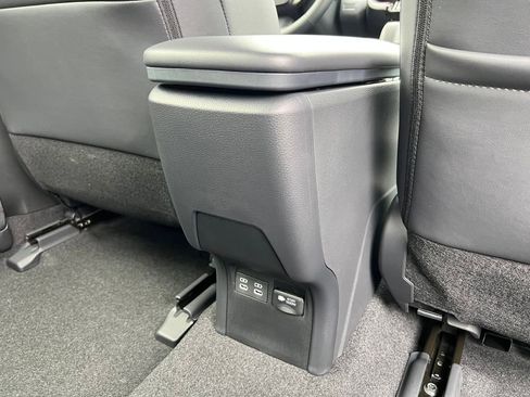 New 2026 Toyota Prius Plug-In Hybrid FWD image 19