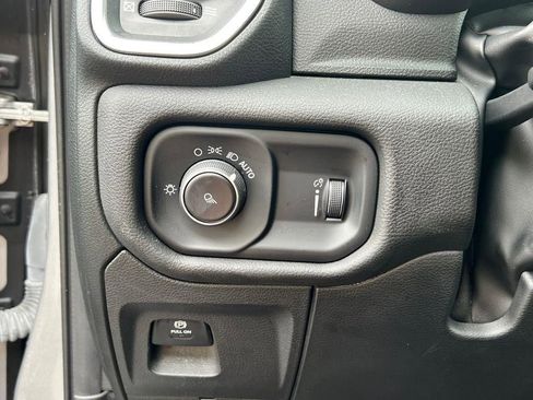 Used 2024 RAM 1500 Laramie image 12