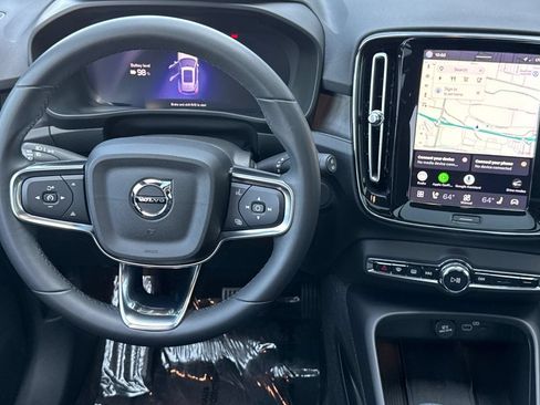 Used 2023 Volvo XC40 Recharge Ultimate AWD/4WD image 15
