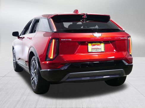 Used 2025 Cadillac Optiq Sport 2 w/ LPO, Floor Liner Package image 5