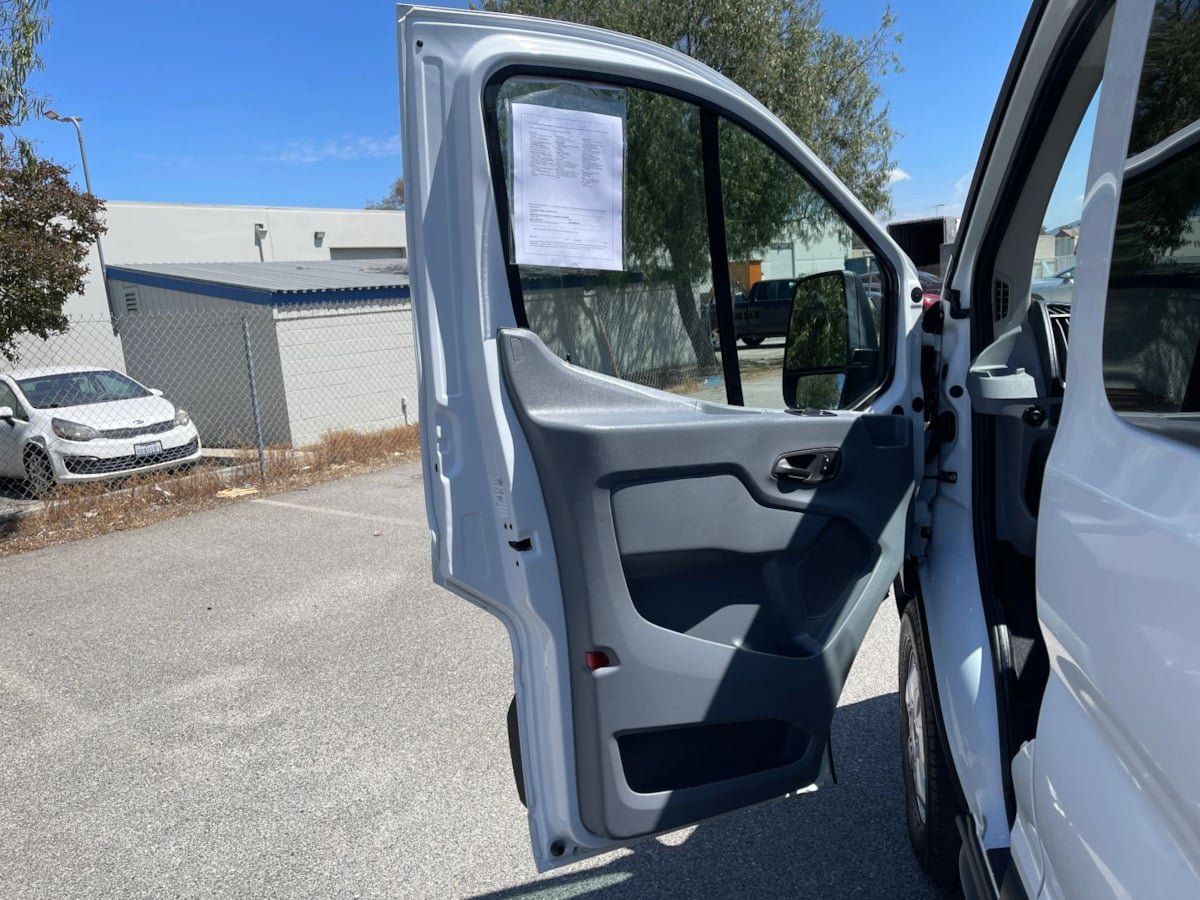 Used 2018 Ford Transit 350 XLT RWD image 16