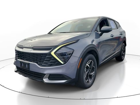 Used 2025 Kia Sportage LX AWD/4WD image 3