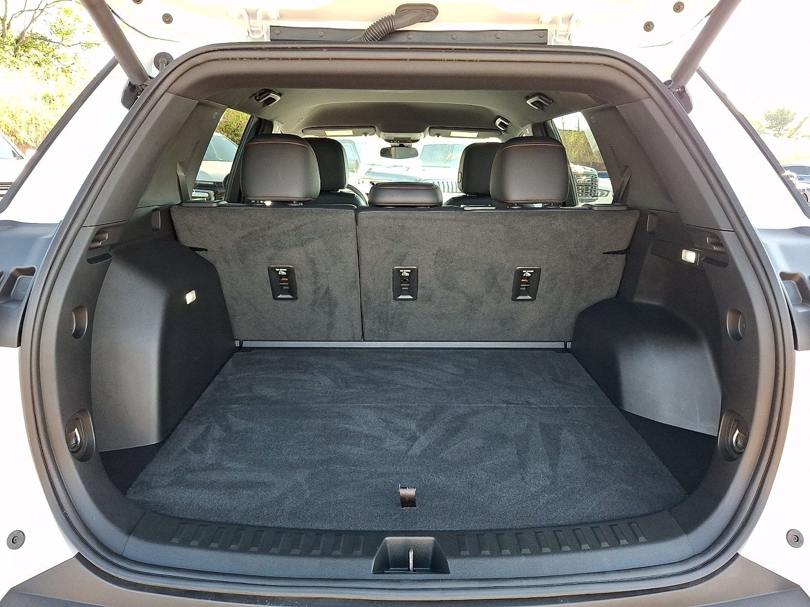 Certified 2025 Chevrolet Equinox RS FWD image 29