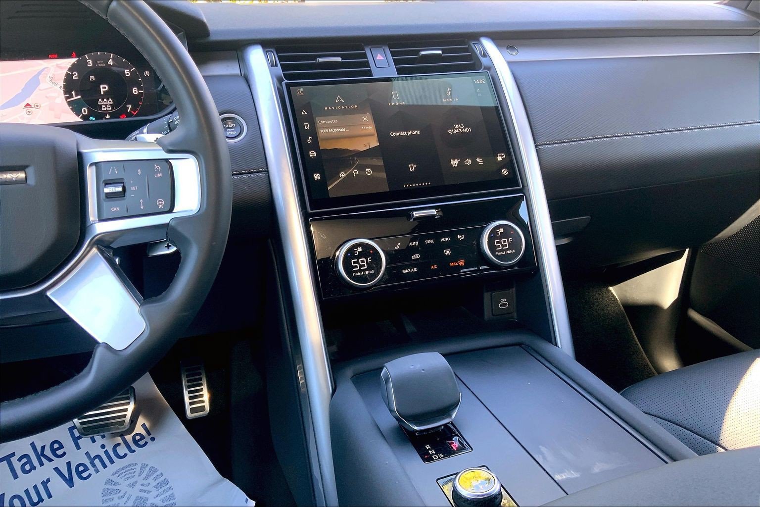 Certified 2025 Land Rover Discovery Dynamic SE AWD/4WD image 6