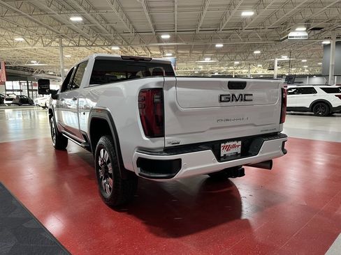 Used 2025 GMC Sierra 3500 Denali w/ Denali Reserve Package image 6
